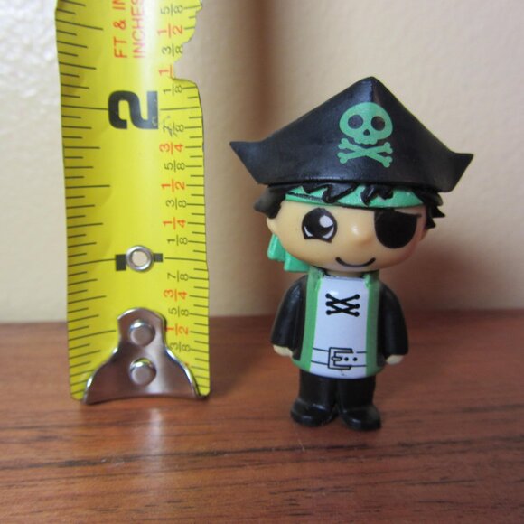 Ryan’s World Mini figure green pirate Ryan (W5176) - Picture 3 of 6